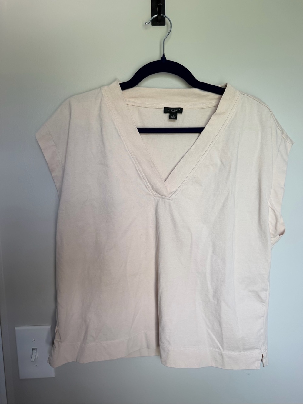Ann Taylor Cotton V-Neck Tank Top in Pale Beige